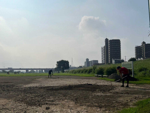 グラウンド整備作業