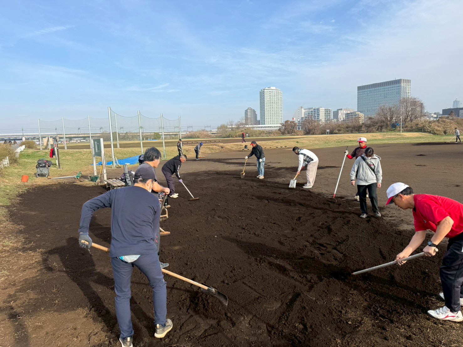 大勢での整備作業